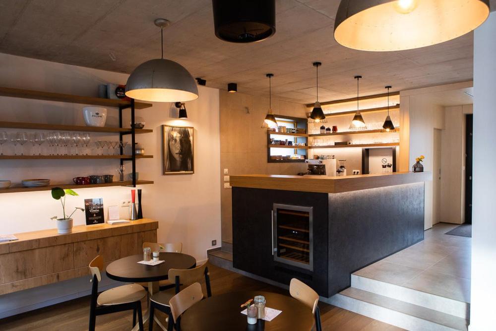 Vigeo Lounge B&B Coffee Bajmóc Kültér fotó