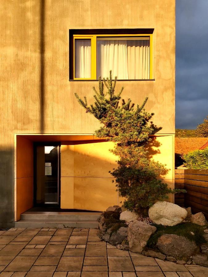 Vigeo Lounge B&B Coffee Bajmóc Kültér fotó
